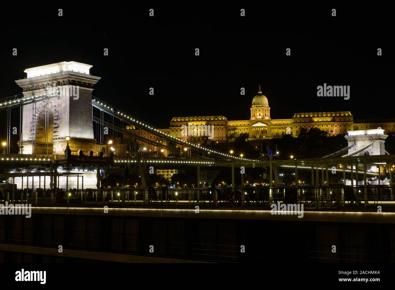 Night view of Széchenyi Chain Bridge across the River Danube connecting Buda and Pest, Budapest, Hungary Stock Photo