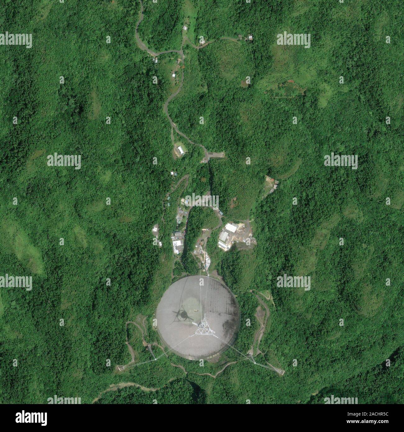 Arecibo Observatory, GeoEye1 satellite image. North is at top. This radio telescope is the