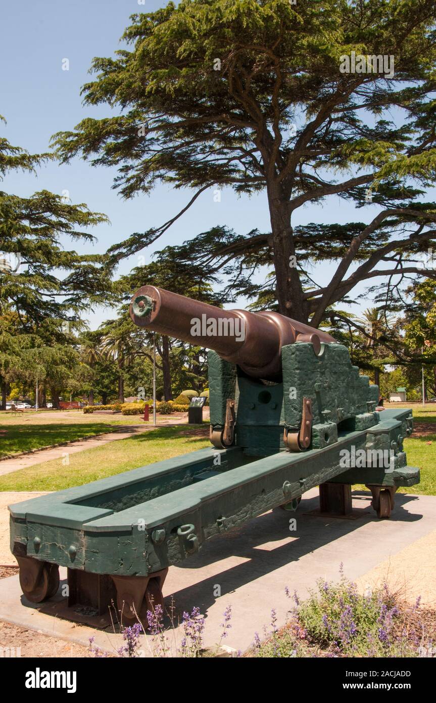 Laid out in 1909, Elsternwick's Hopetoun Gardens are home to two 19th-century cannons, now considered as rare specimens. Melbourne, Australia Stock Photo