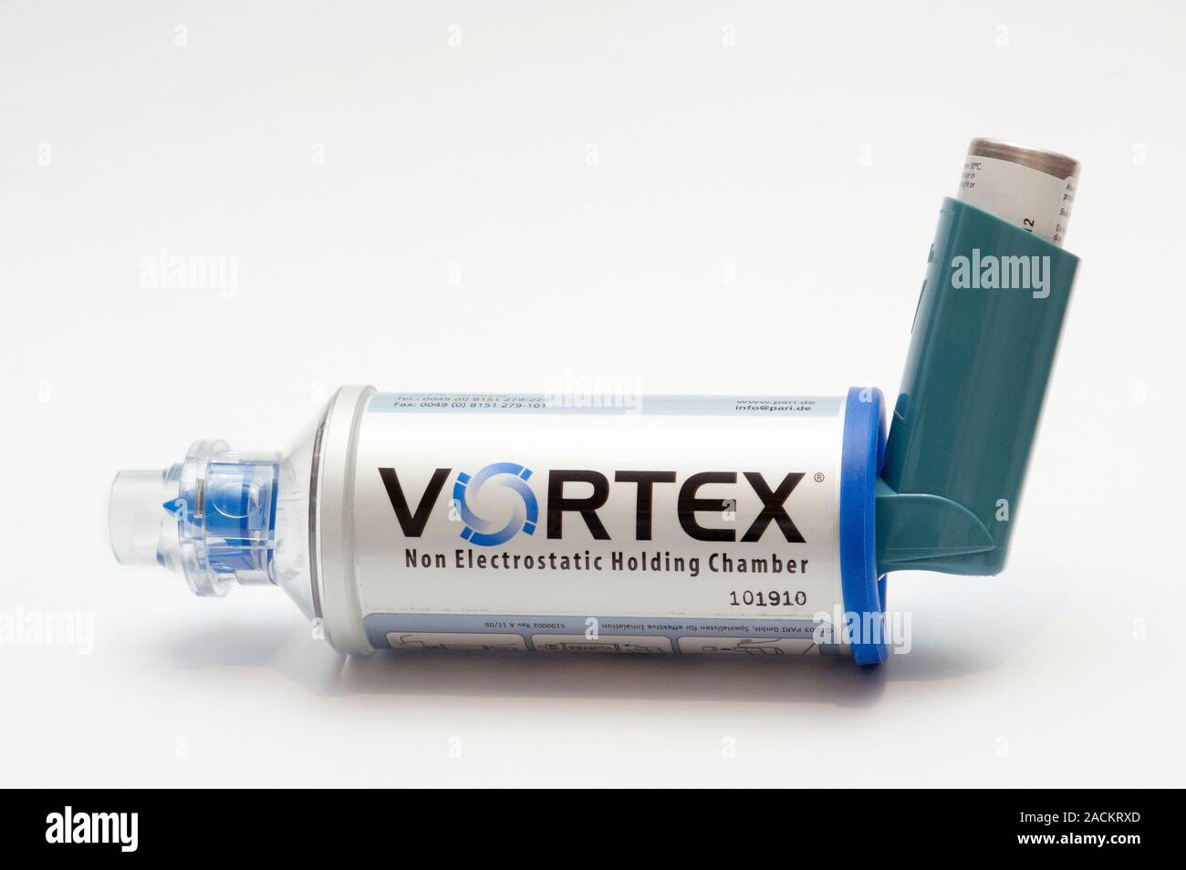 Vortex inhaler spacer. This device is used to deliver drugs to a