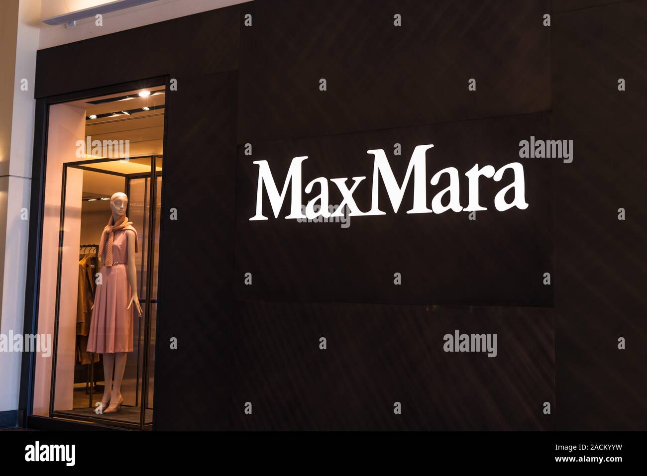 August 20, 2019 Palo Alto / CA / USA - MaxMara store located in Stanford Shopping Mall in San Francisco bay area Stock Photo