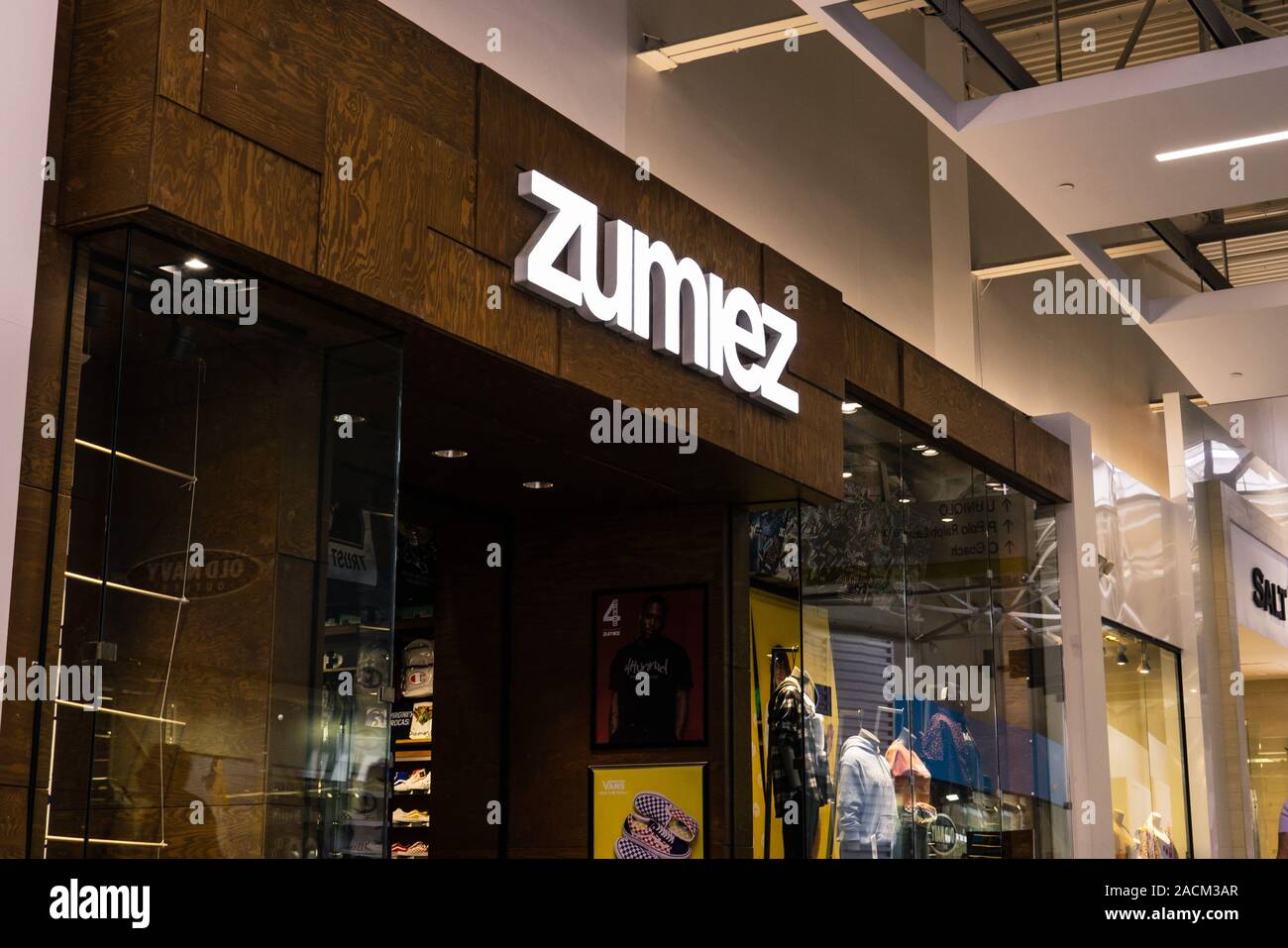 Zumiez inc hi res stock photography and images Alamy
