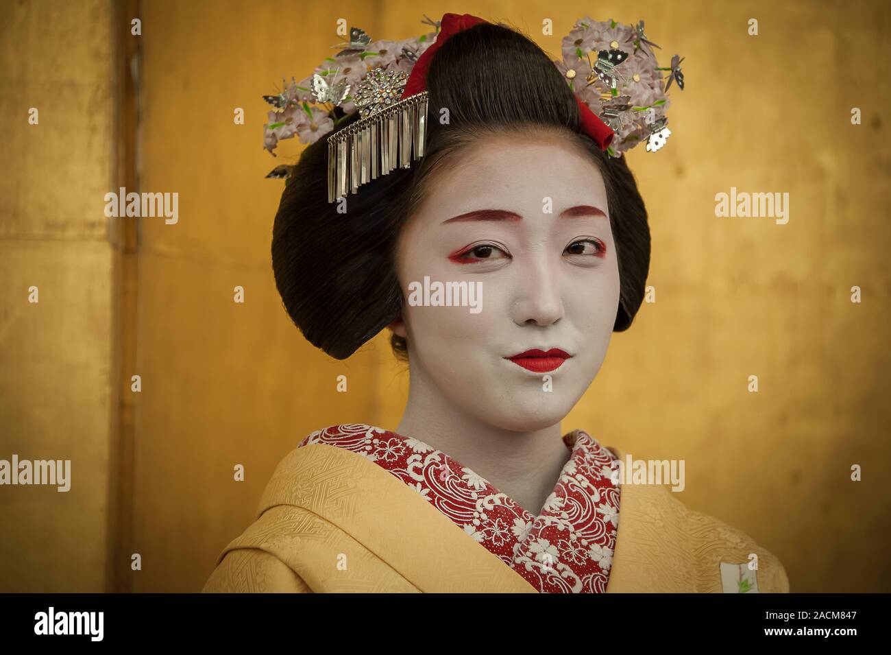Kyoto Japan April 2014 A Maiko Or Young Geiko In Training