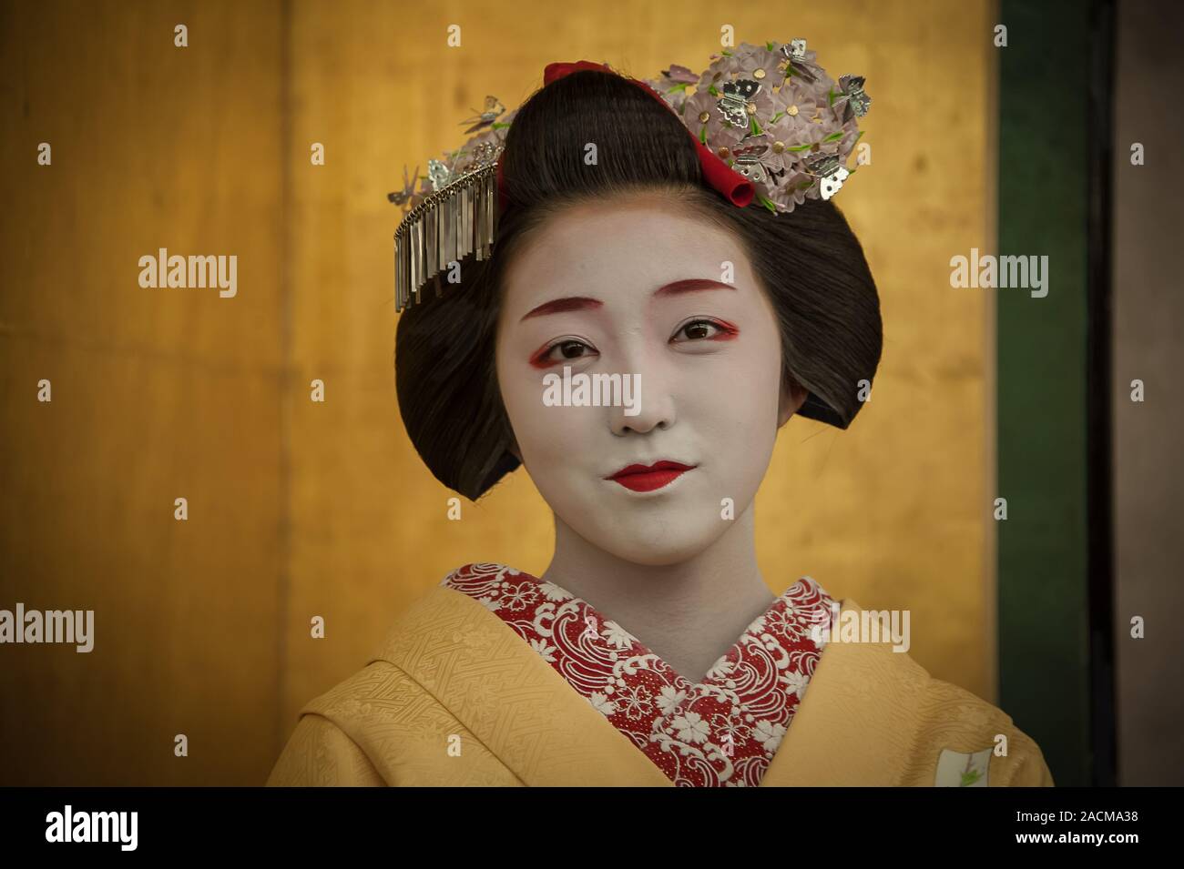 Kyoto Japan April 2014 A Maiko Or Young Geiko In Training
