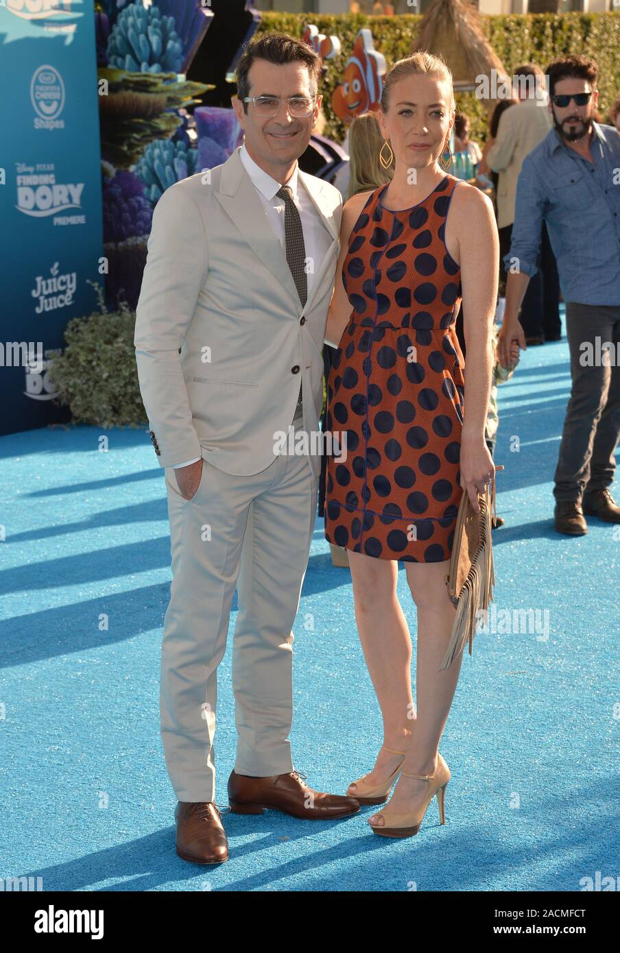 Ty burrell and wife hi-res stock photography and images - Alamy