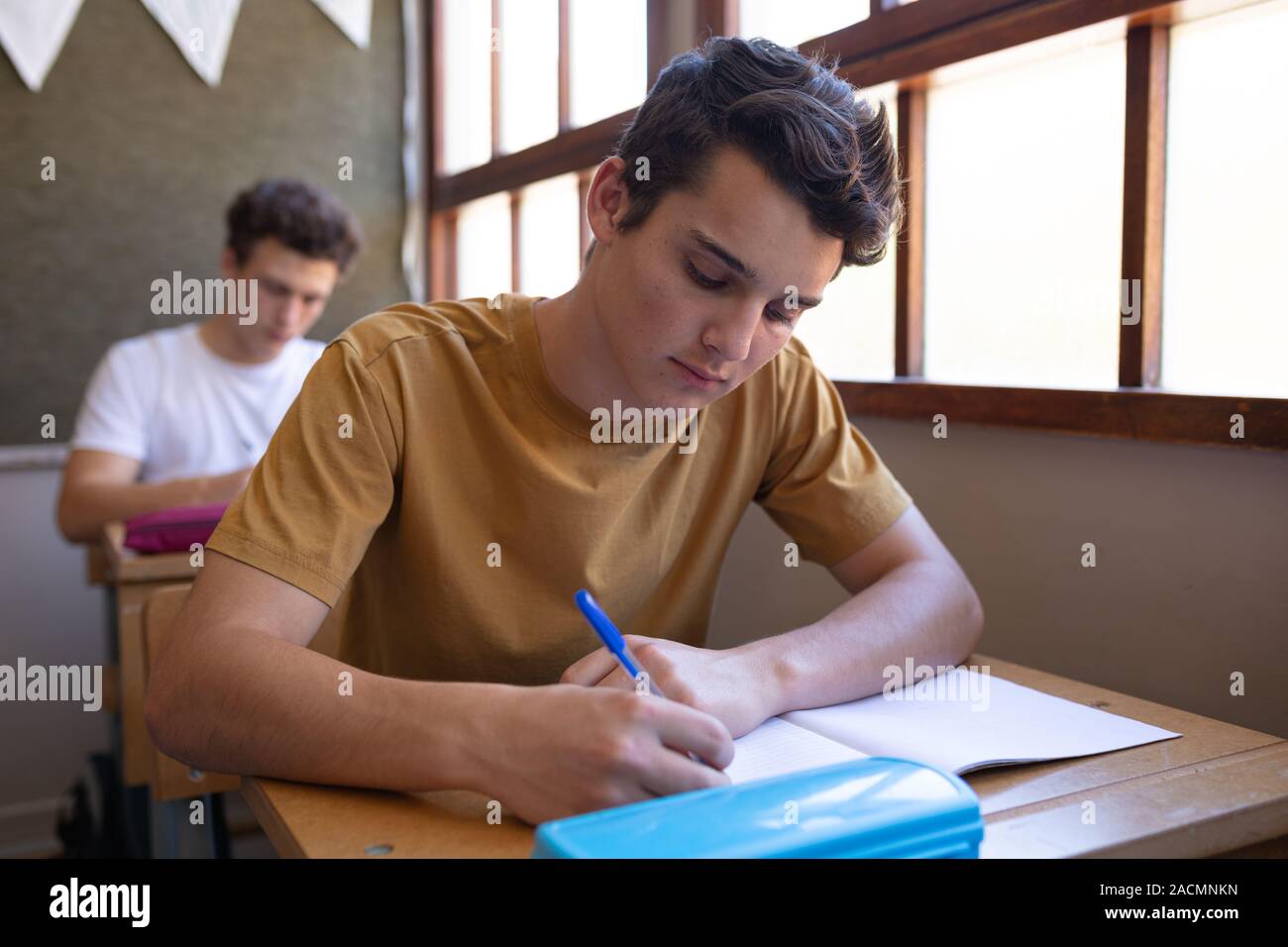 School teenagers hi-res stock photography and images - Alamy