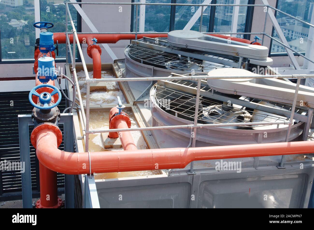 Cool roof paint hires stock photography and images Alamy