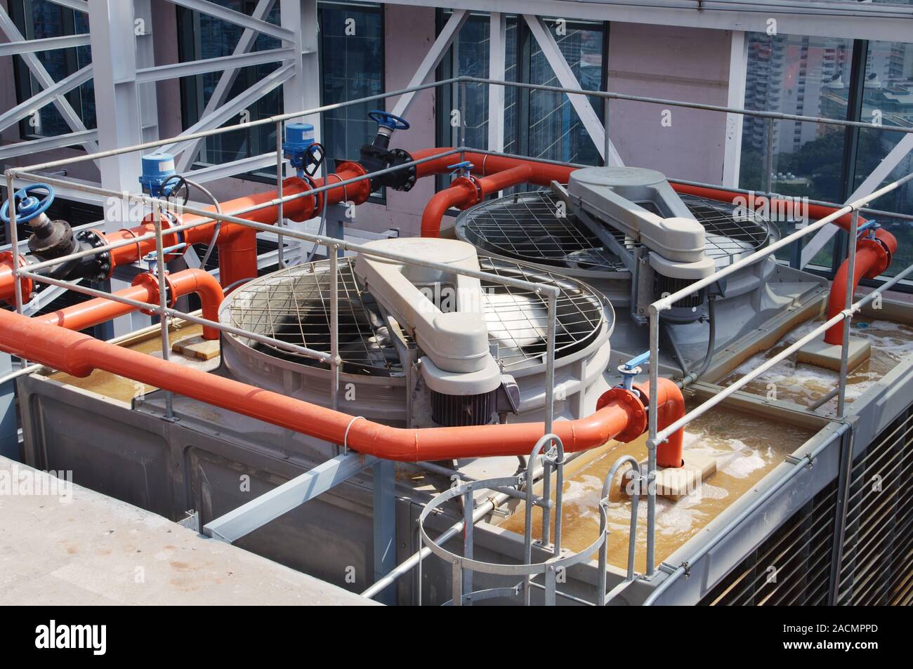 Cool roof paint hires stock photography and images Alamy