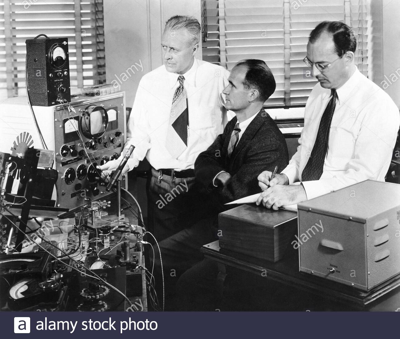 Изобретения американских ученых. Уильям шокли, джон бардин и уолтер браттейн. Изобретения американских ученых. Норберт винер. Альва эдисон изобретатель.