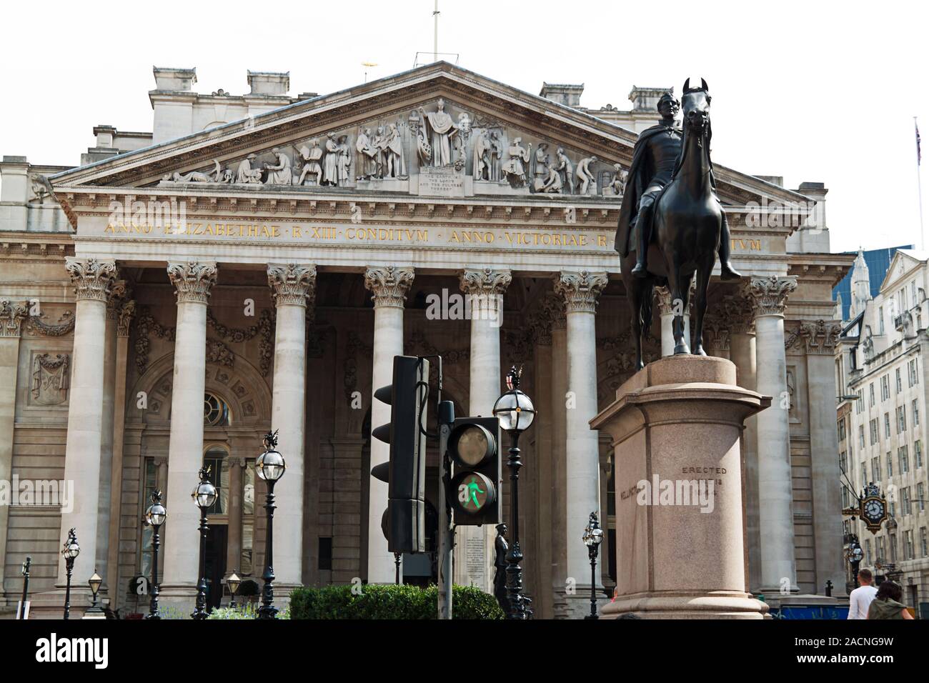 London stock exchange hi-res stock photography and images - Alamy