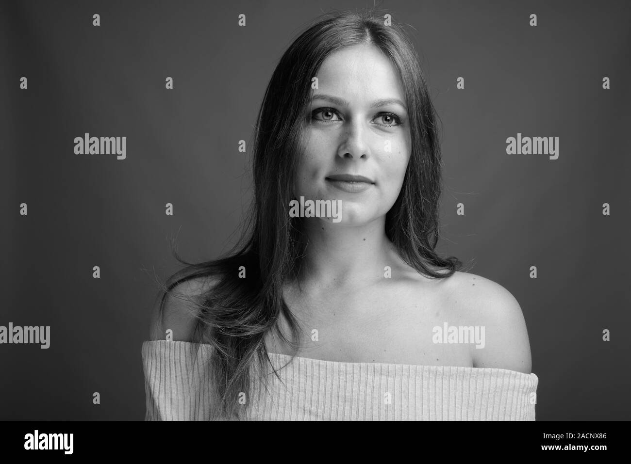 Portrait of young beautiful woman in black and white Stock Photo - Alamy
