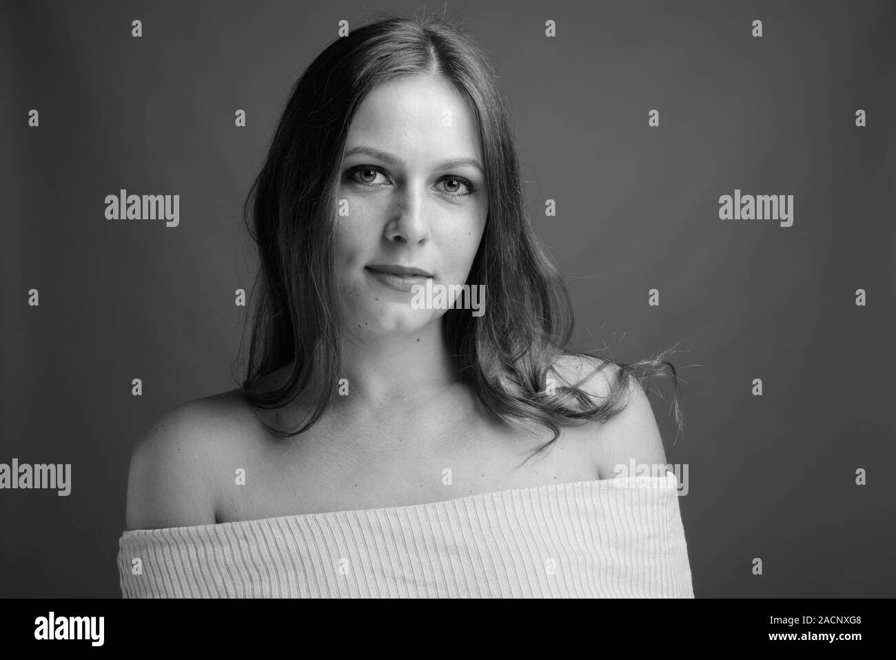 Portrait of young beautiful woman in black and white Stock Photo - Alamy