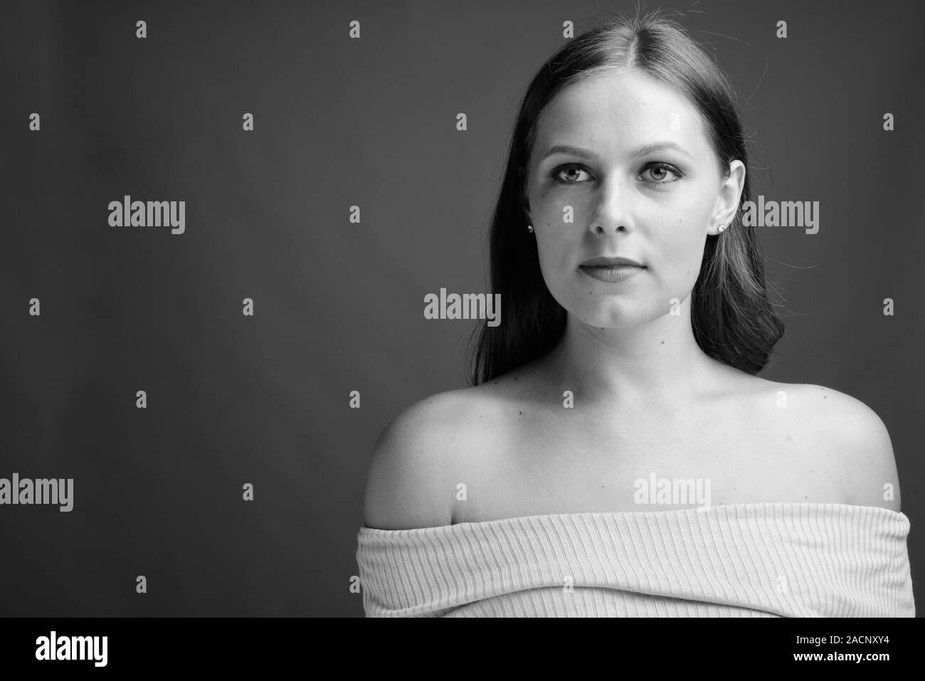 Portrait of young beautiful woman in black and white Stock Photo - Alamy