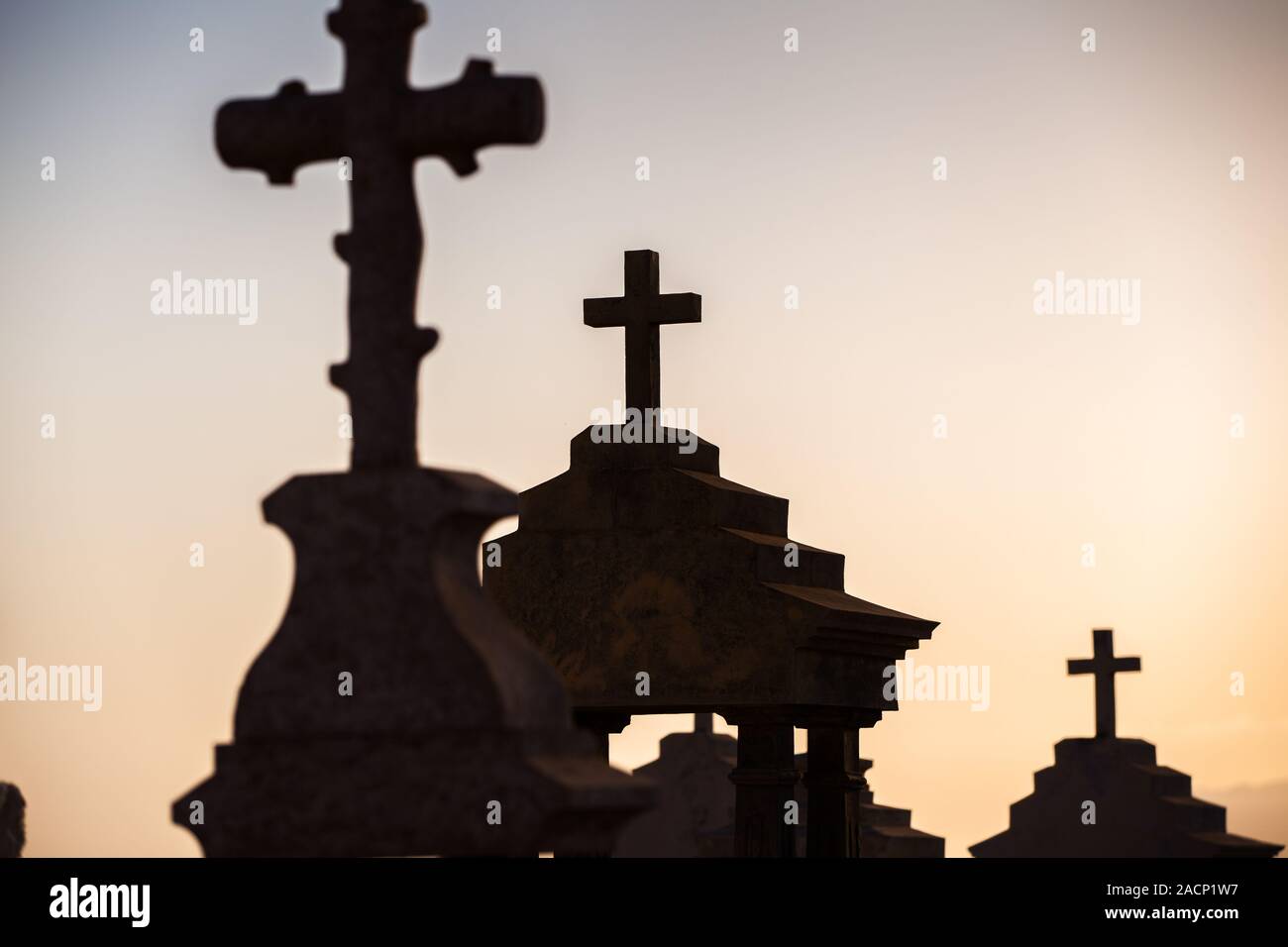 Artful cemetery hi-res stock photography and images - Alamy