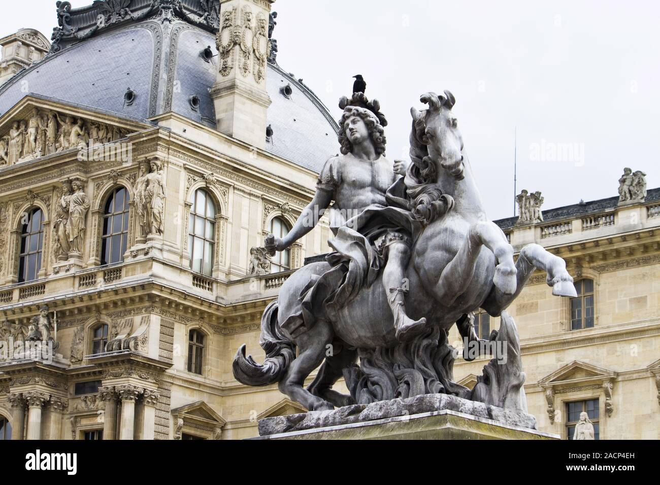 Statue horse louvre louvre hi-res stock photography and images - Alamy