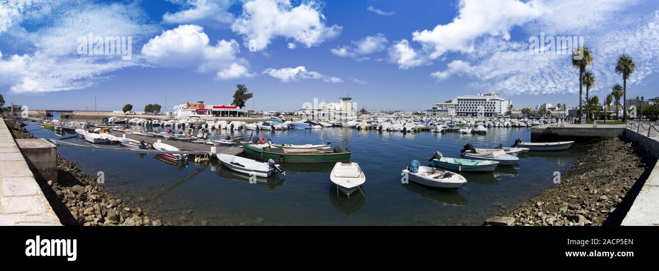 Recreational boats hi-res stock photography and images - Alamy