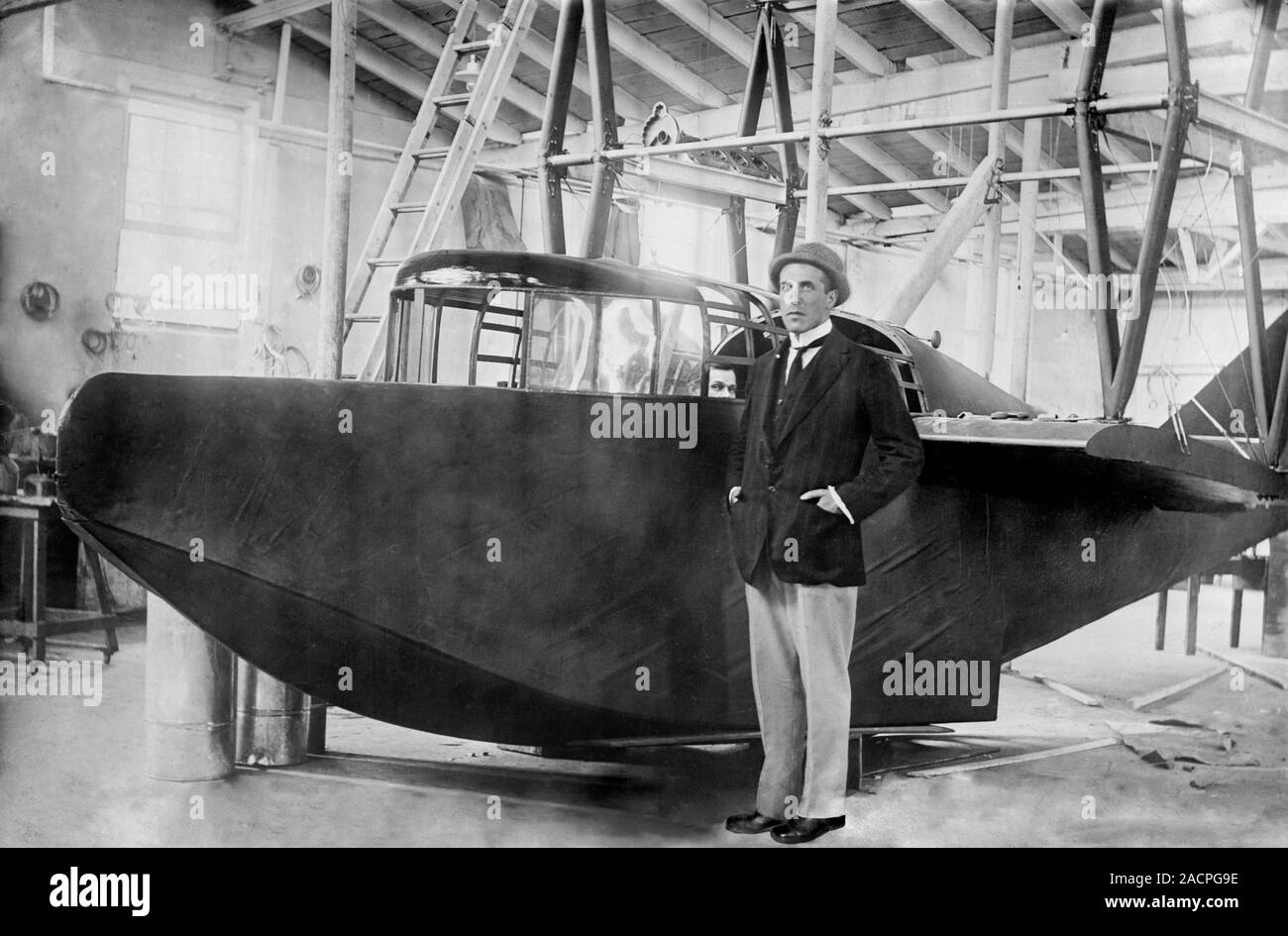 Porte and seaplane 'America'. British aviator Lieutenant John Cyril ...