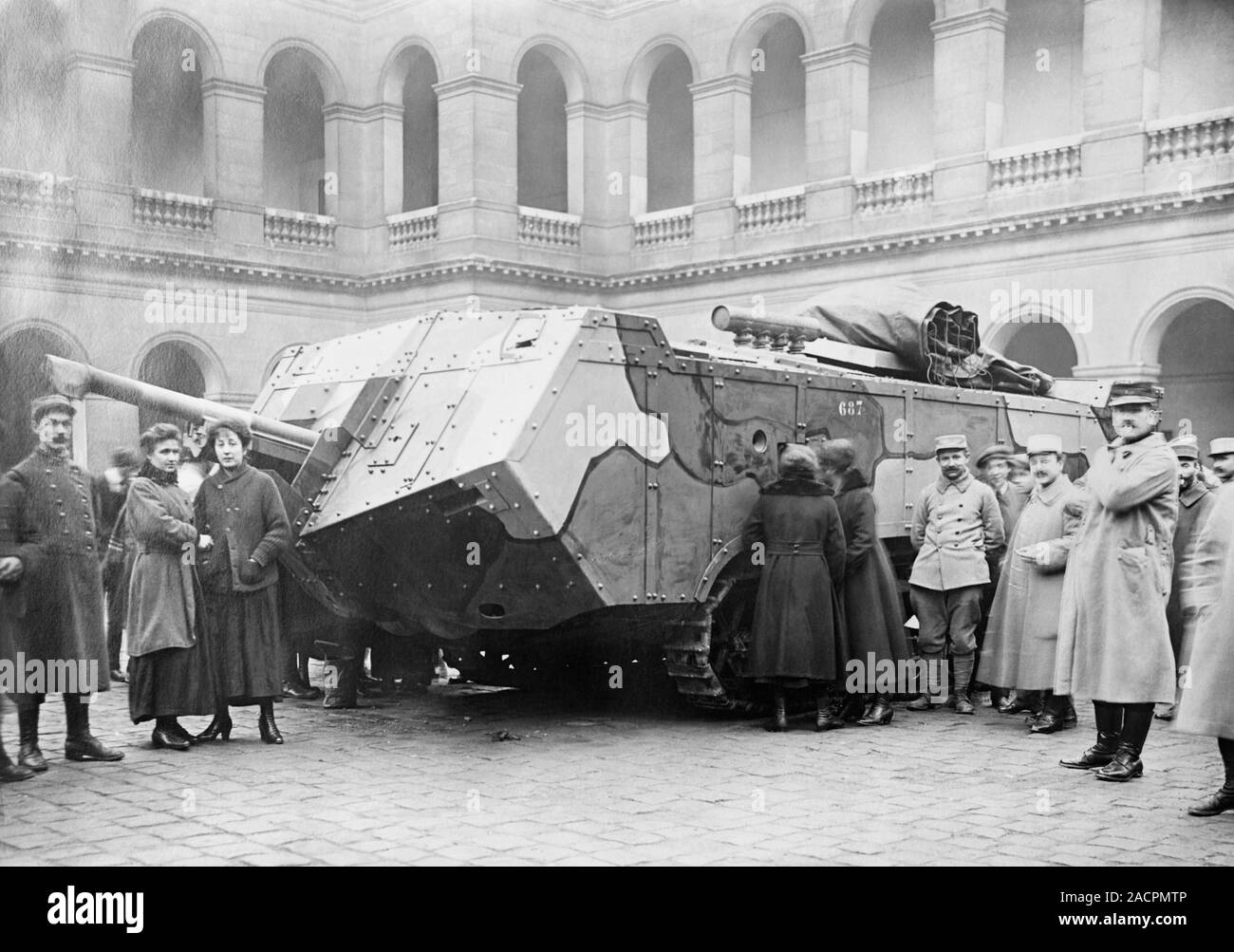 Немецкий танк первой мировой а7v. Французский танк сен шамон. A7v mephisto. Фауст танк. Sturmpanzerwagen a7v.