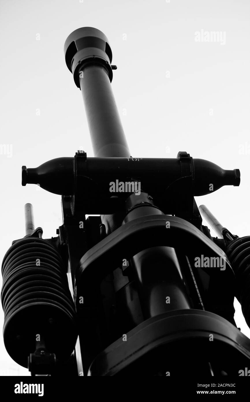 Modern artillery hires stock photography and images Alamy