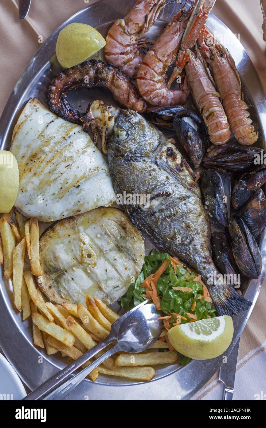 Mixed Seafood Platter High Resolution Stock Photography and Images Alamy