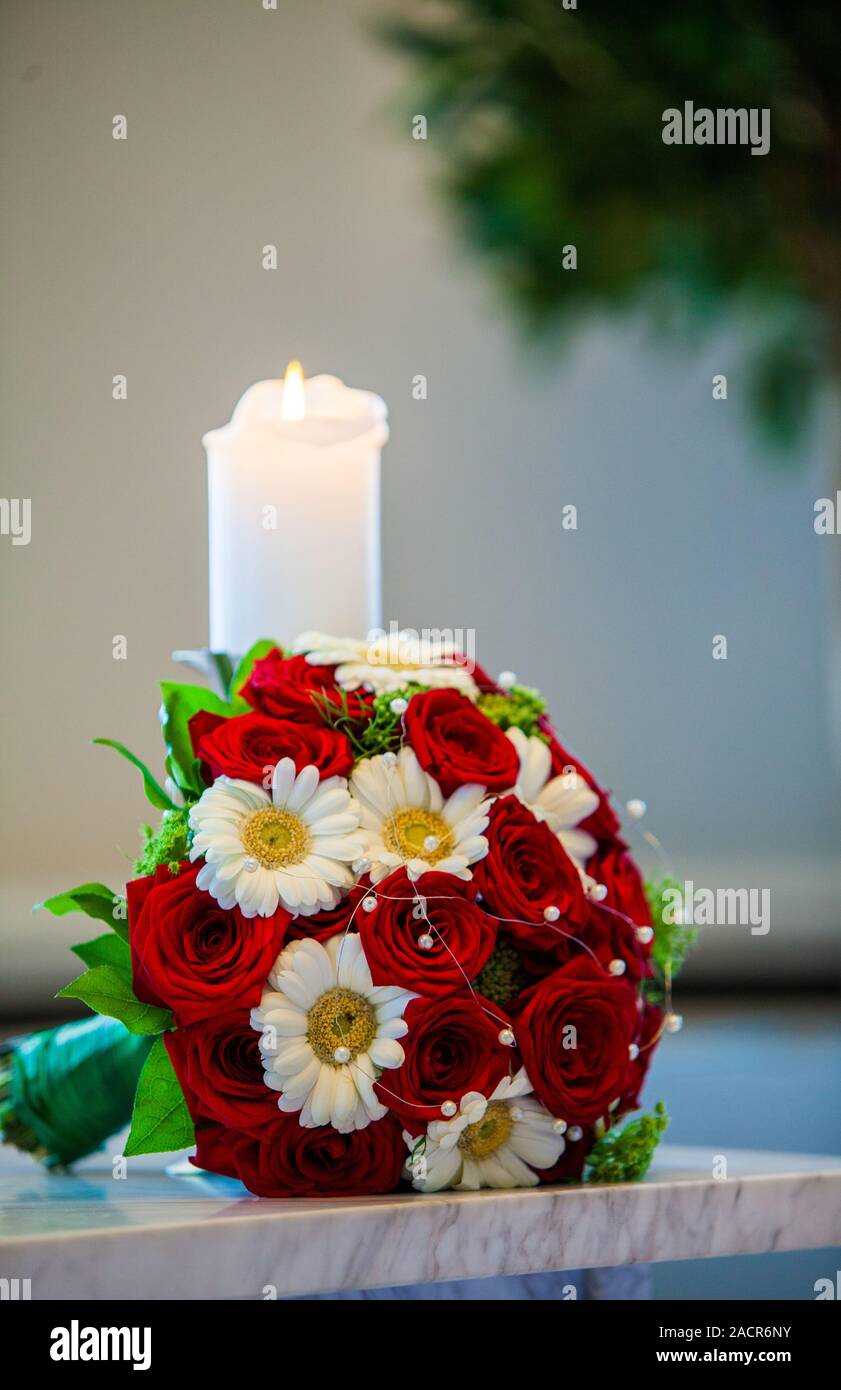 Stylish flower bouquet hi-res stock photography and images - Alamy