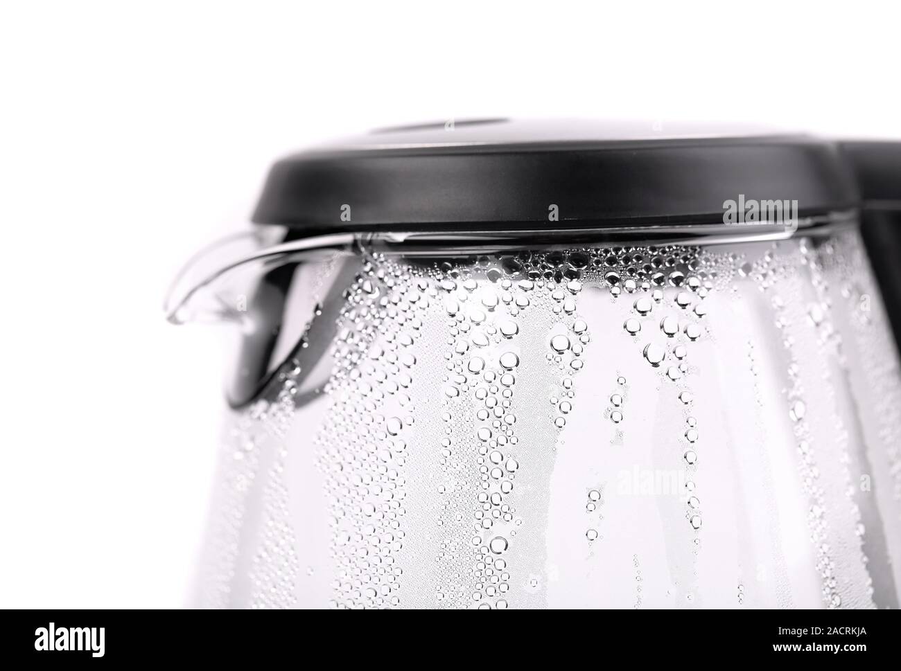 https://c8.alamy.com/comp/2ACRKJA/water-boiling-in-the-glass-electric-kettle-2ACRKJA.jpg