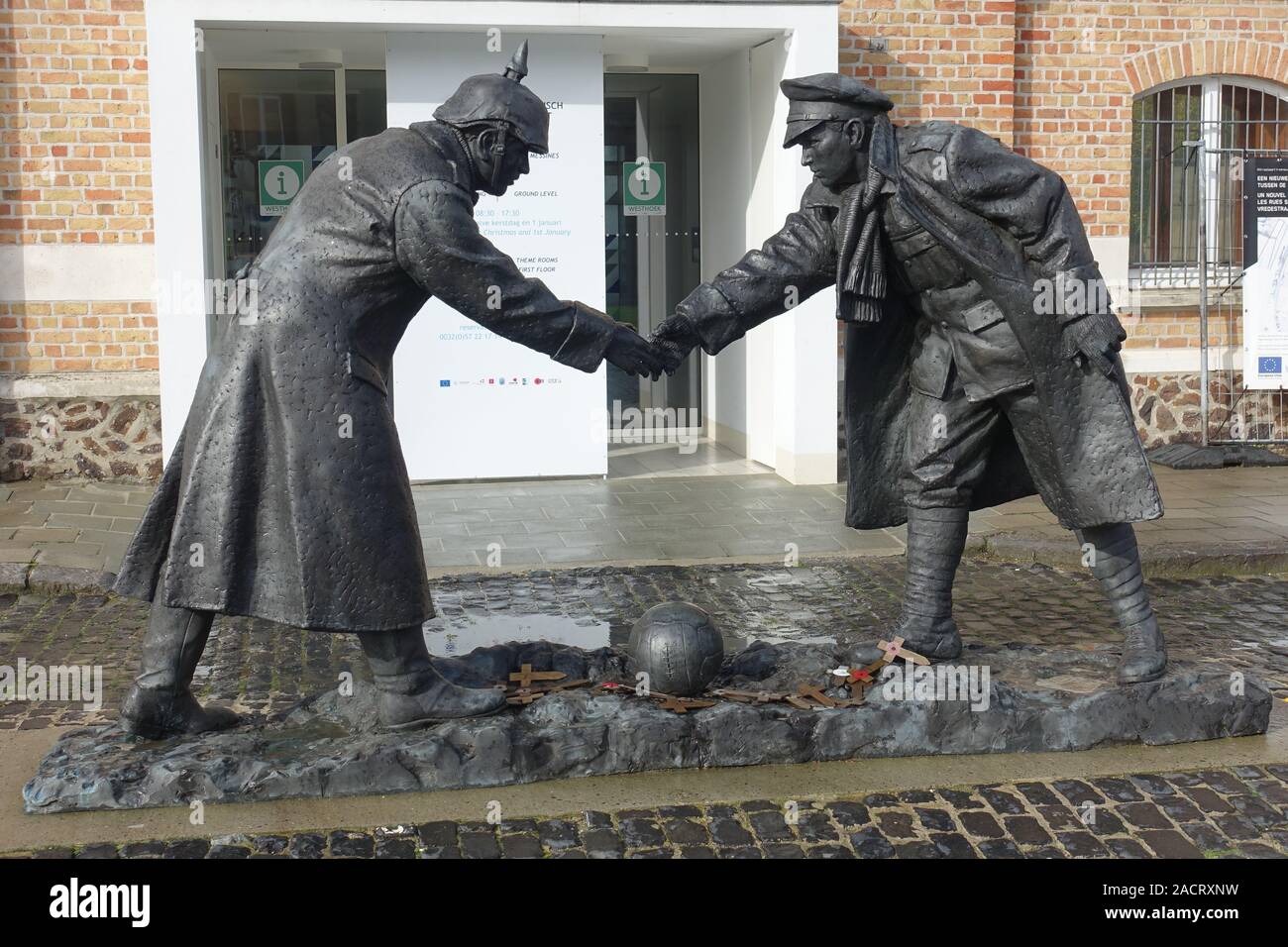 Christmas truce of 1914 hi-res stock photography and images - Alamy