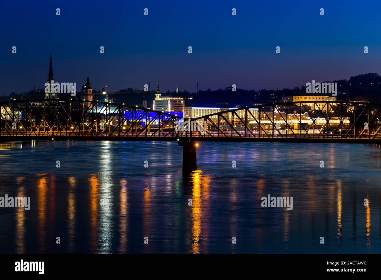 Linz bridge hi-res stock photography and images - Alamy