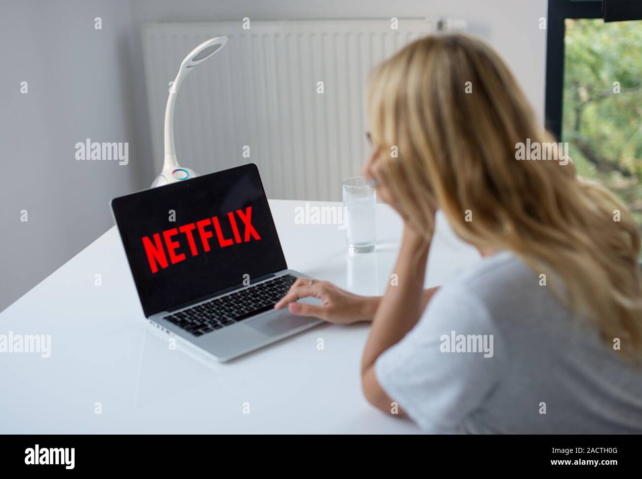 How to stream netflix shop on laptop