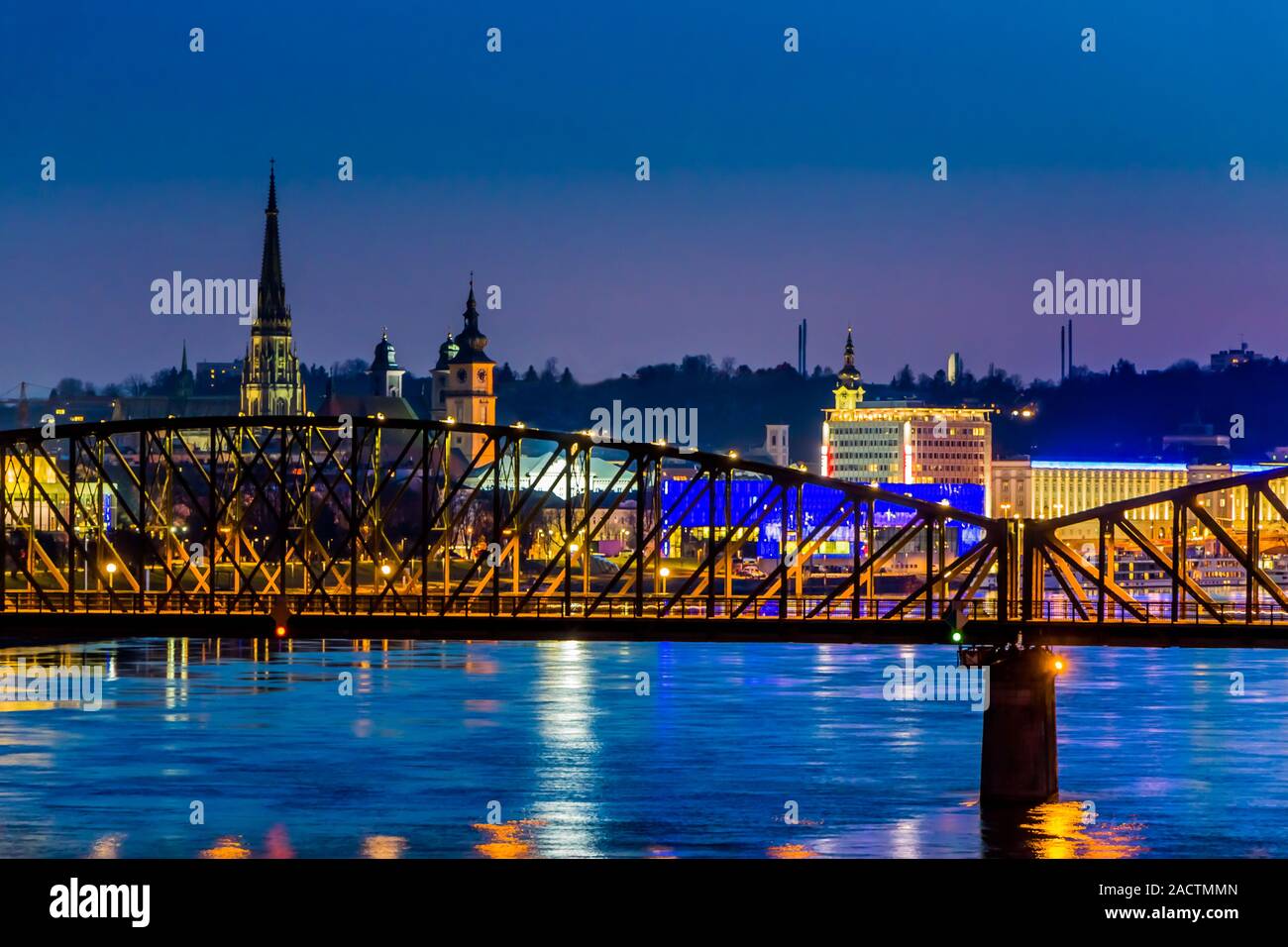 Linz bridge hi-res stock photography and images - Alamy