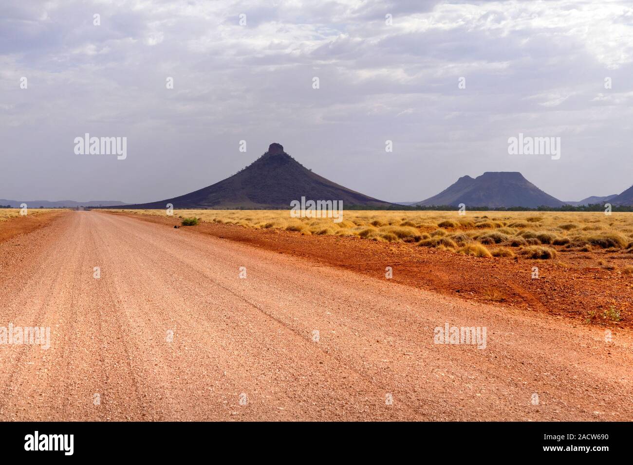 Dirt gravel road to the Pyrimid landmark, Chichester Range, Western