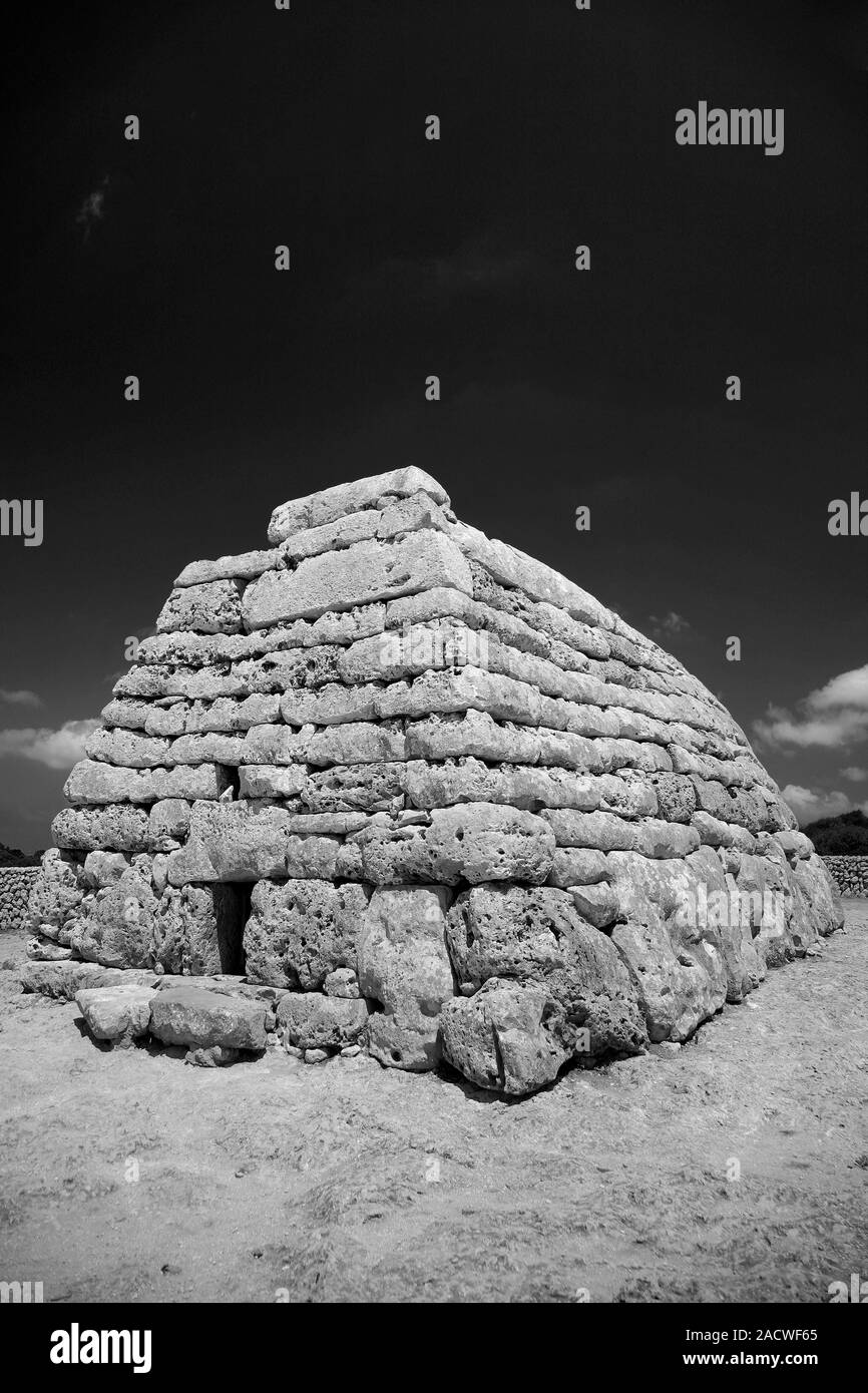 The Naveta des Tudons Pre Talayotic burial chamber tomb, the oldest ...