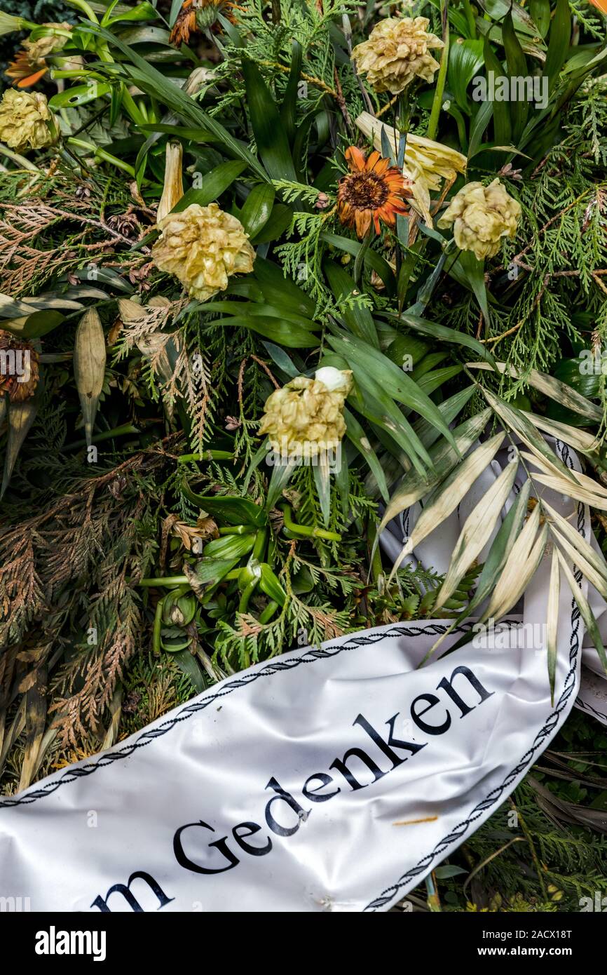Grave Decoration Stock Photos Grave Decoration Stock Images Alamy