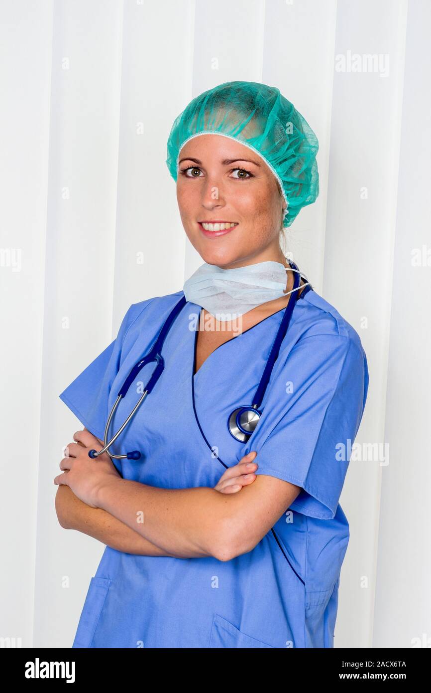 Friendly doctor hi-res stock photography and images - Alamy