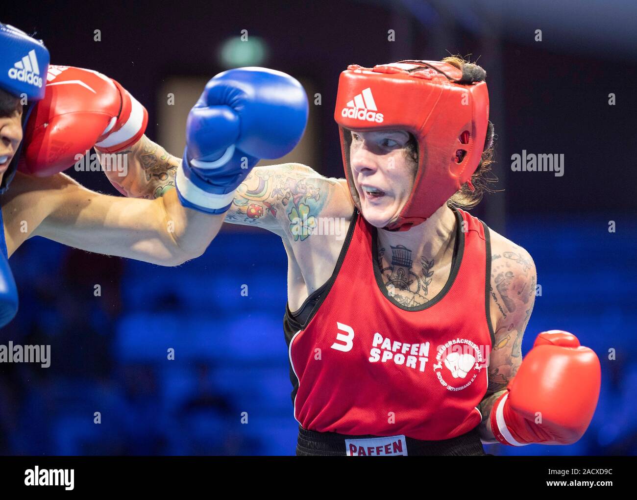 Janina BONORDEN (Red) vs. Aylin OECELIK (Blue), Action, Session 5 - Quarter  Finals, Women W Lightweight (W60kg), Janina BONORDEN (Red) vs. Aylin  OECELIK (Blue), on 01.08.2019 German Championship Boxing Elite 2019, from