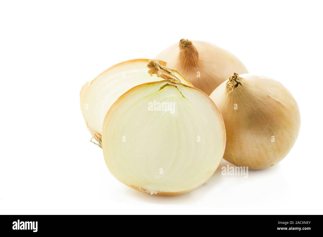 Whole and halved fresh onions hi-res stock photography and images - Alamy