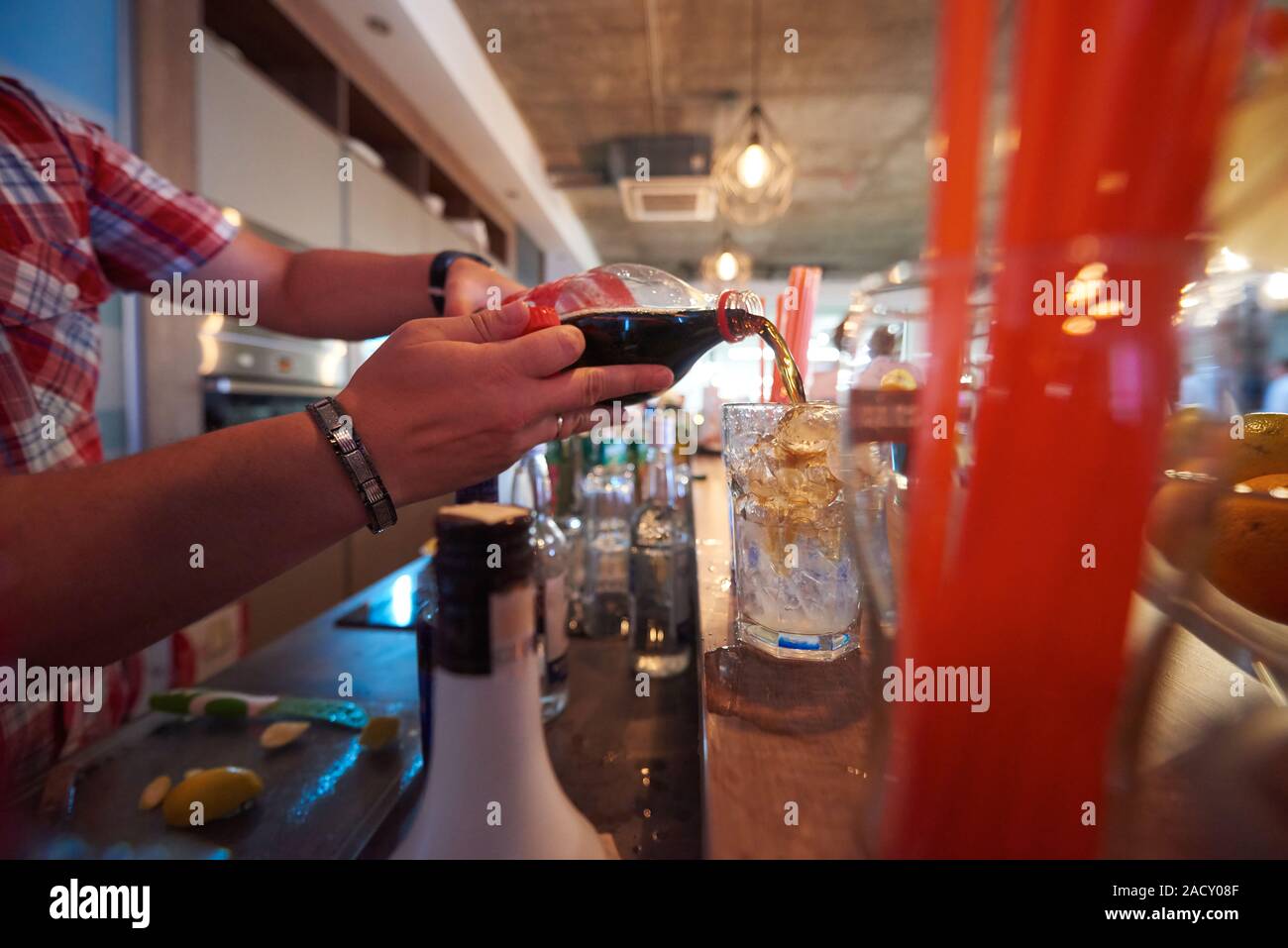 Making coctails hi-res stock photography and images - Alamy