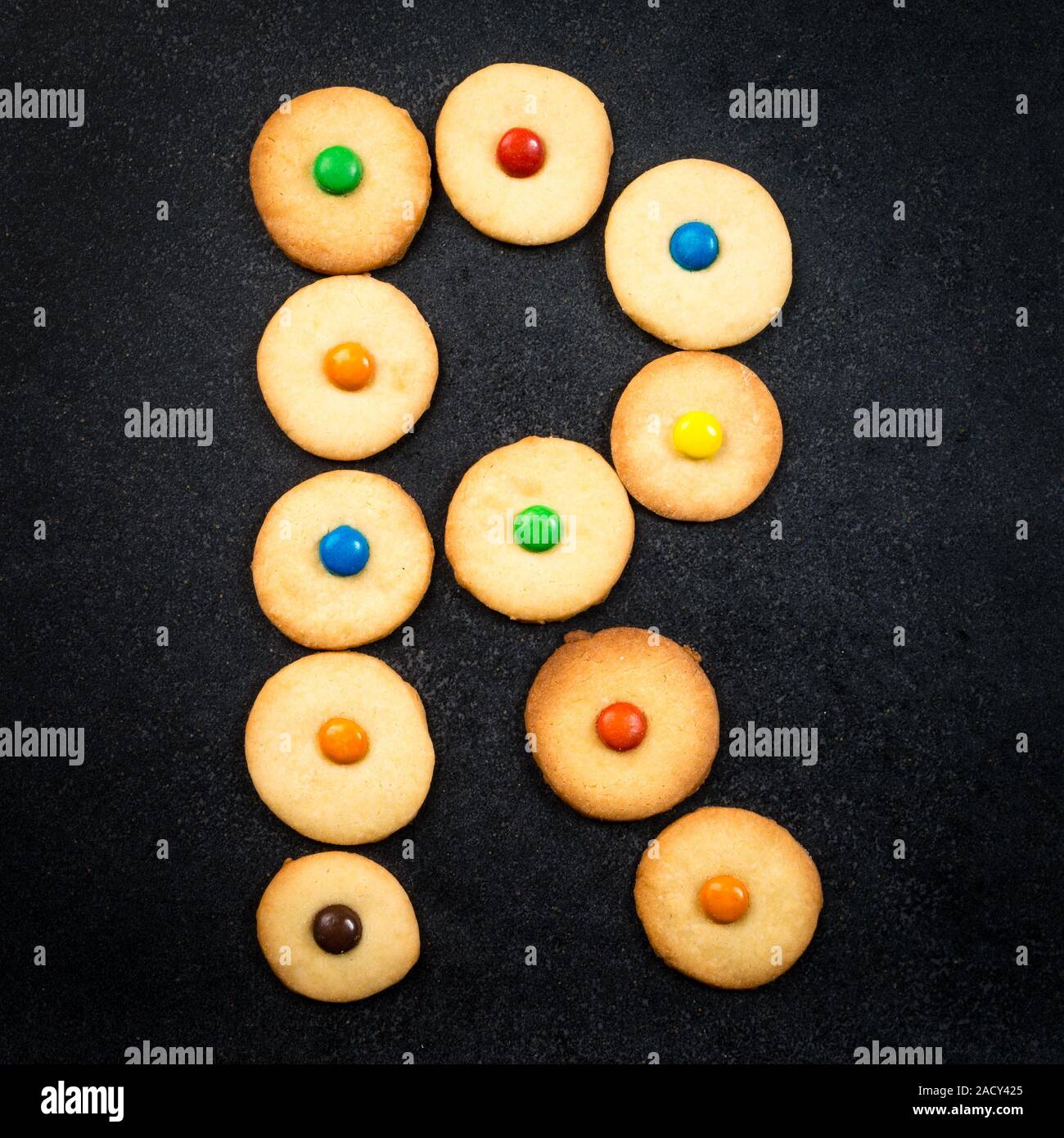 Letter R Cornbread Homemade child cookies - R letter of the alphabet Stock Photo - Alamy