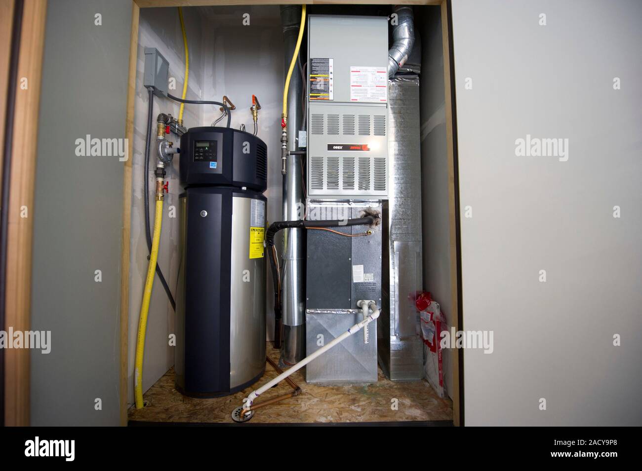 Energy efficient home. Energy efficient domestic heating system ...