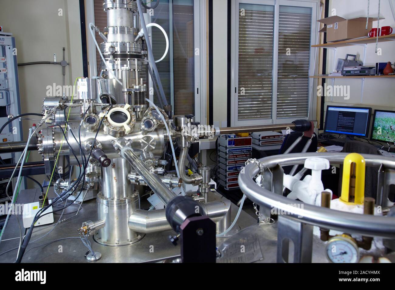 Scanning tunneling microscope. Scanning tunneling microscope in a lab ...