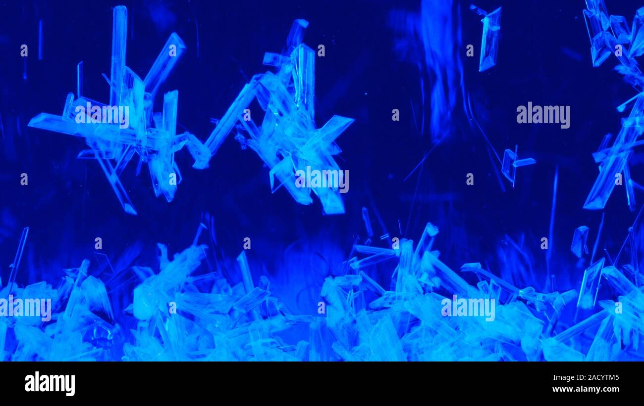 Copper sulphate crystals Stock Photo - Alamy