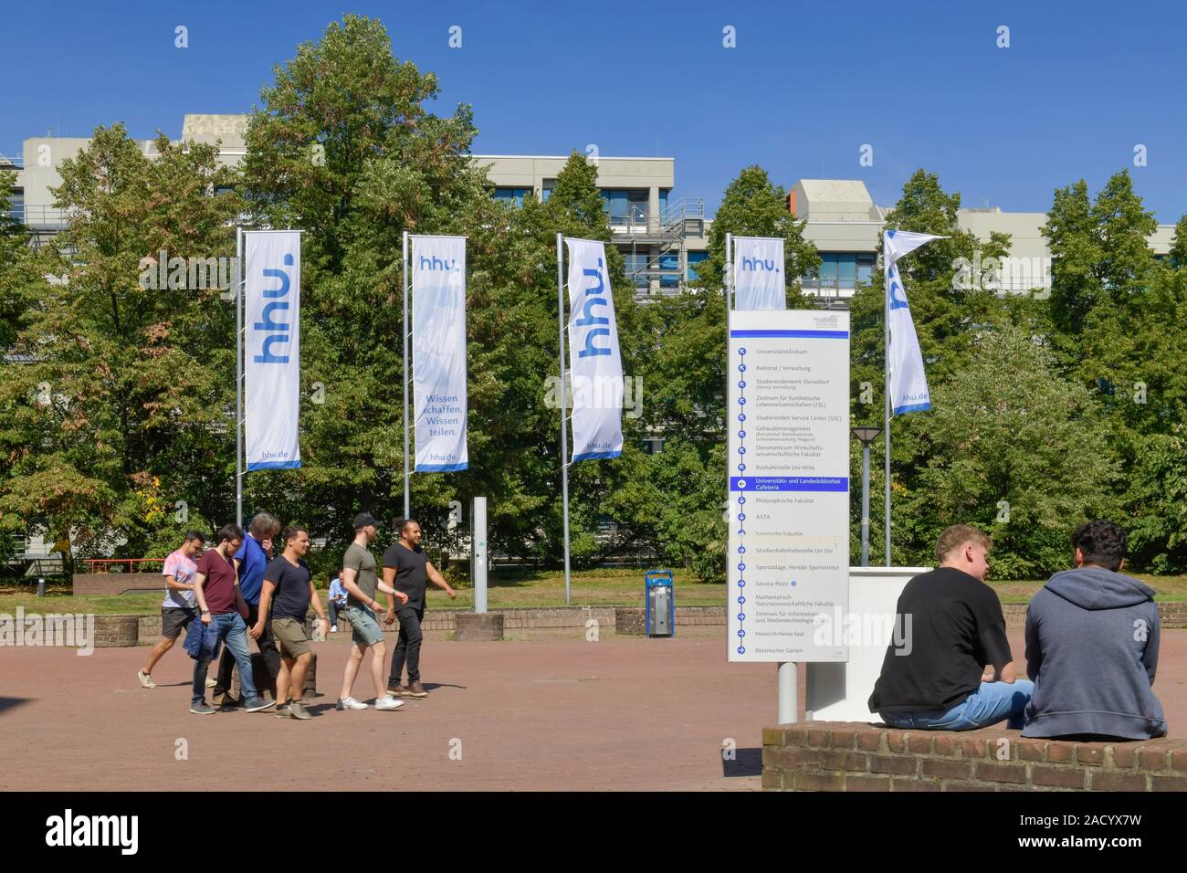 Fahnen Heinrich Heine Universitat Universitatsstrasse Dusseldorf