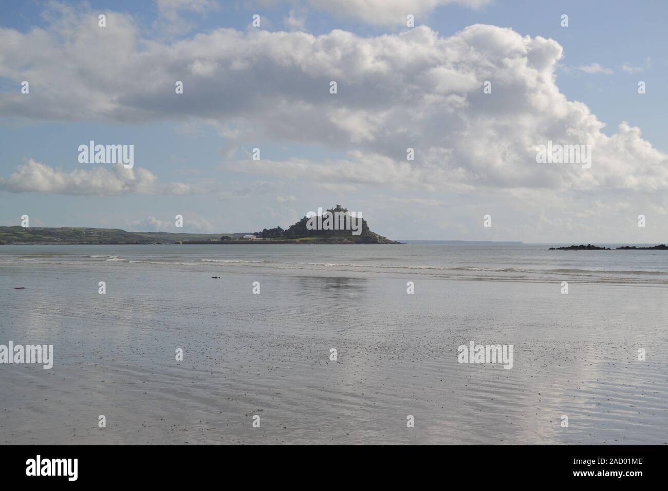 st michaels mount with dogs and seagulls Stock Photo Alamy