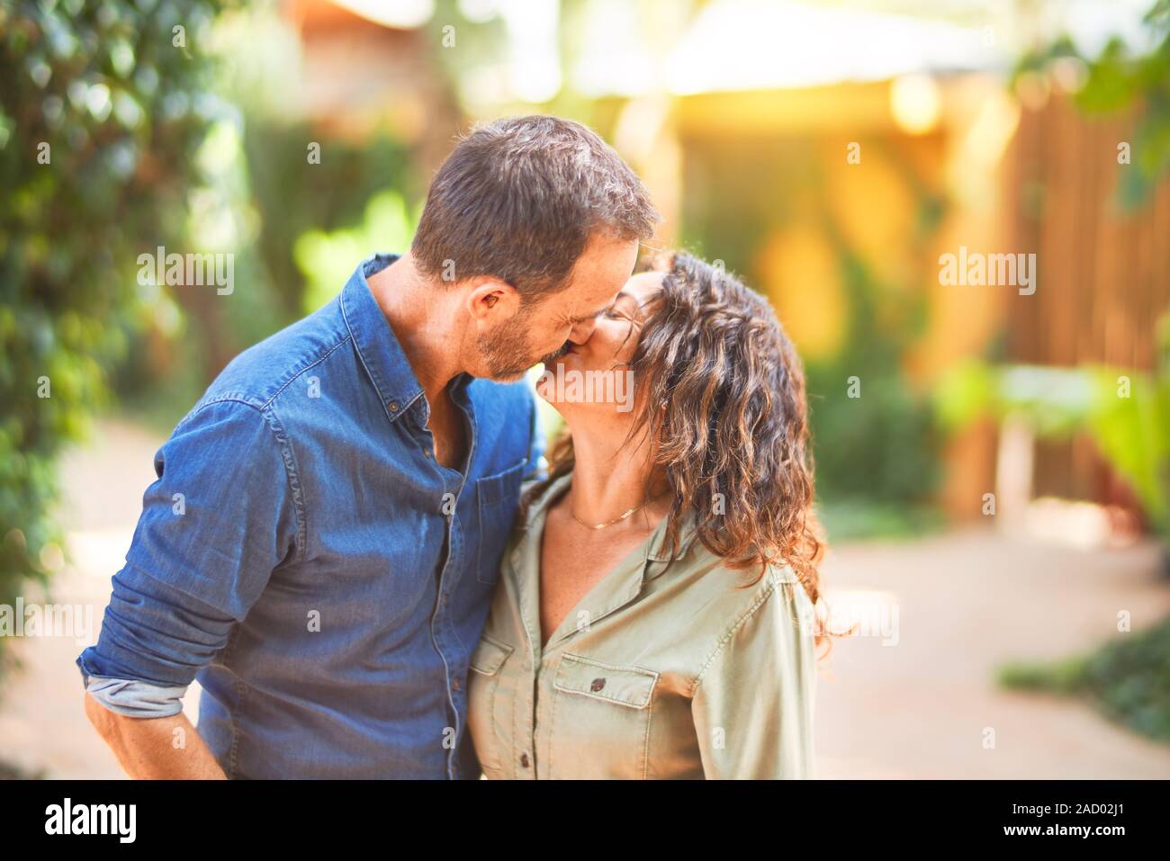 Boyfriend Girlfriend Kissing Happy Face Expression Stock Photo 371485945