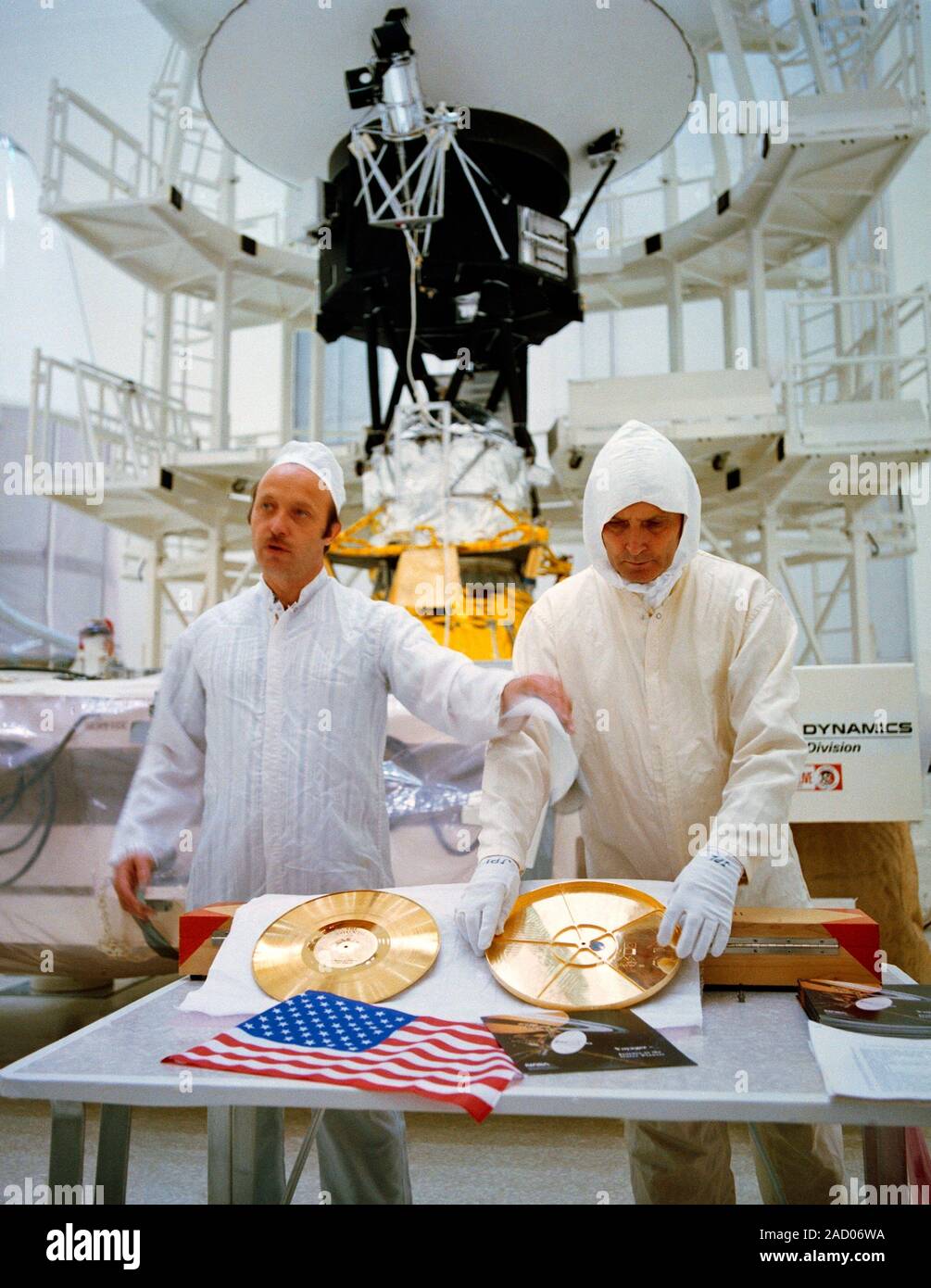 Voyager disc. Installation of the Golden Record carried by the Voyager