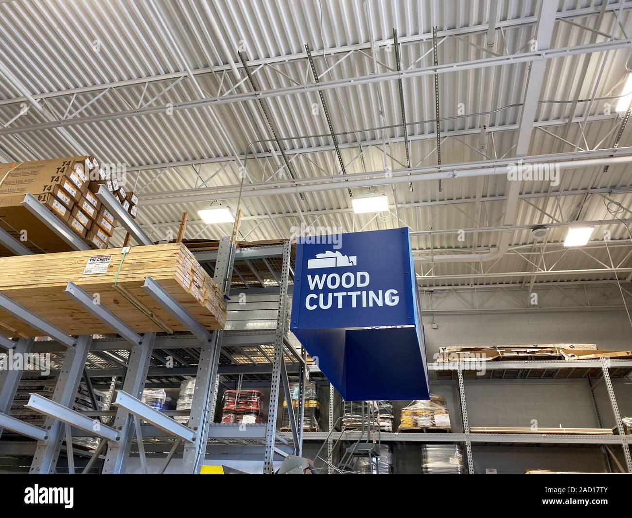 Store Shop Lowes Sign Stock Photos Store Shop Lowes Sign Stock