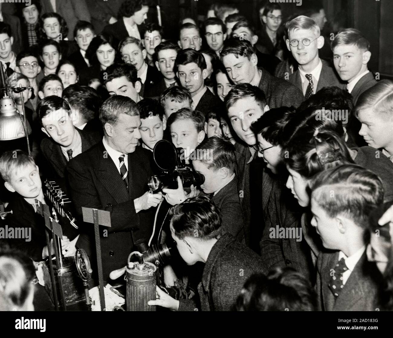 Royal Institution Christmas Lecture, 1946. The Christmas Lectures for  children have been held annually since 1825 at the Royal Institution,  London, UK Stock Photo - Alamy