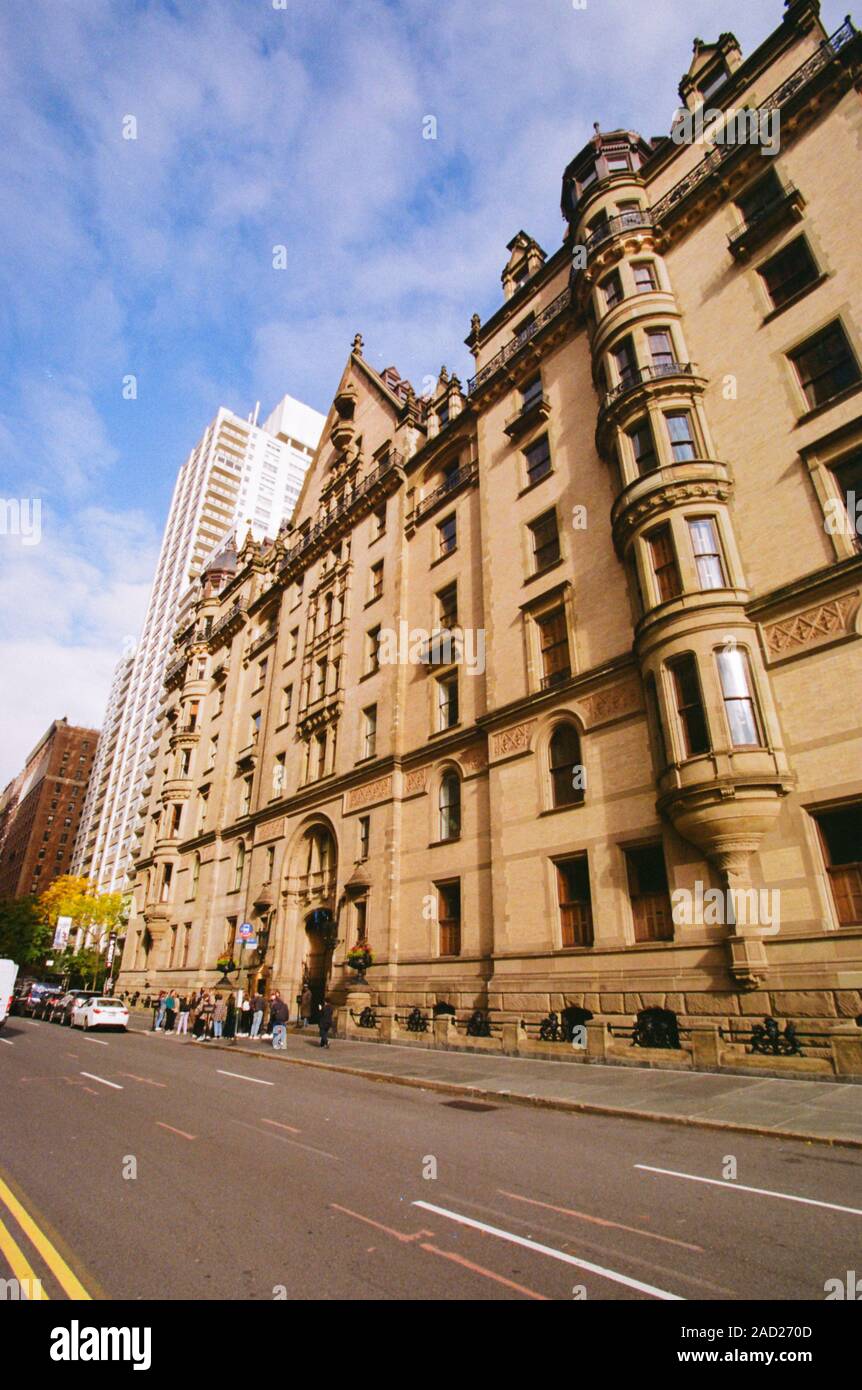 Dakota Building, Central Park West and 72nd Street, Manhattan, New York ...