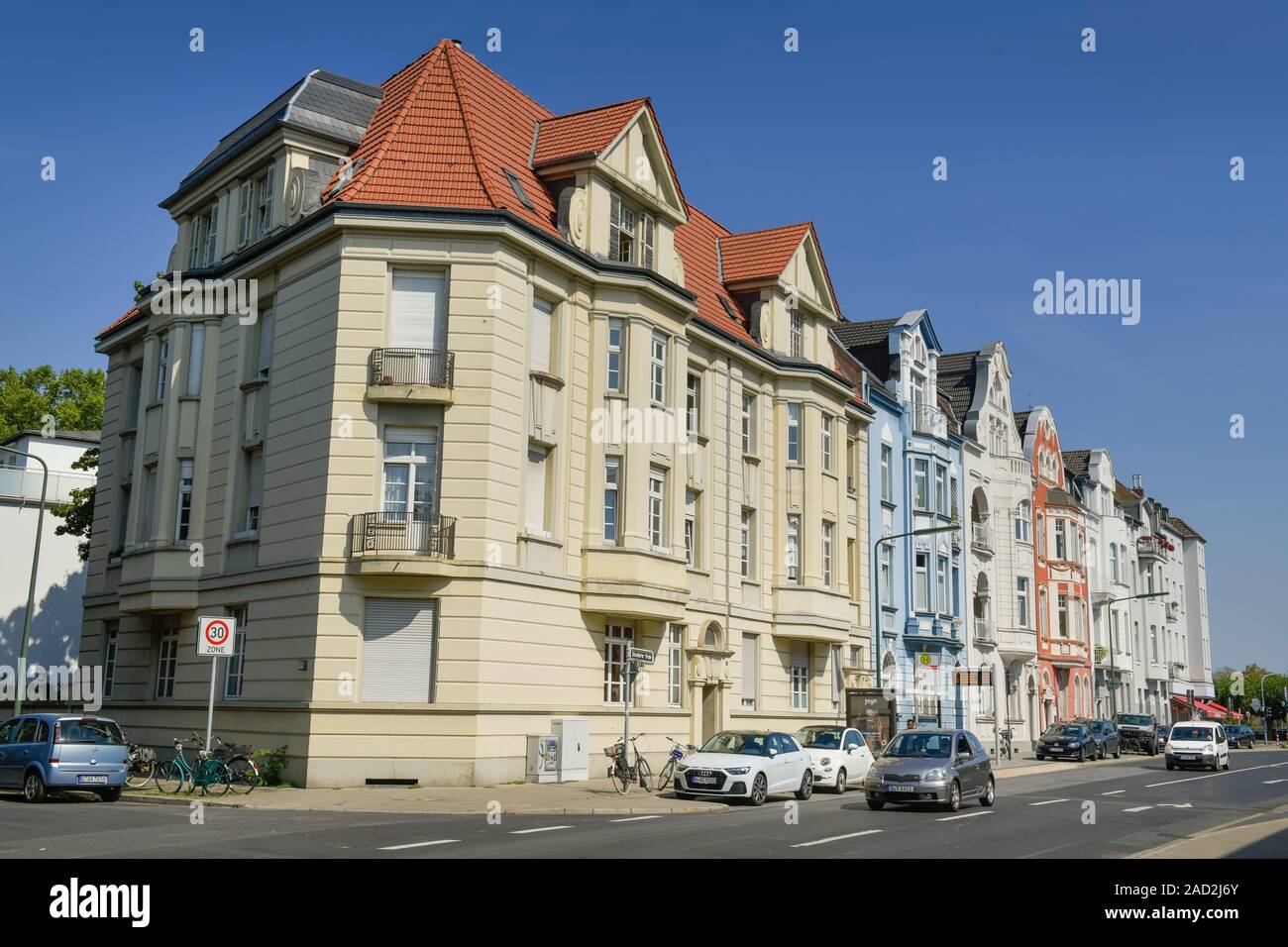 Altbauten, Düsseldorfer Straße, Oberkassel, Düsseldorf, Nordrhein-Westfalen, Deutschland Stock Photo