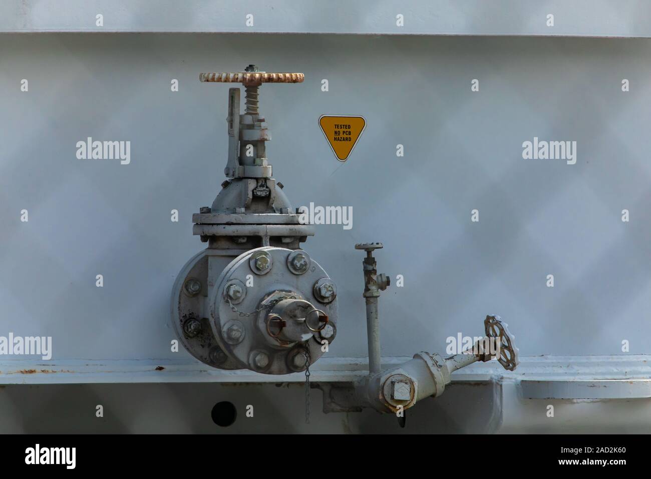 Industrial valves, shut off and closed, large Steel Manual Water ...